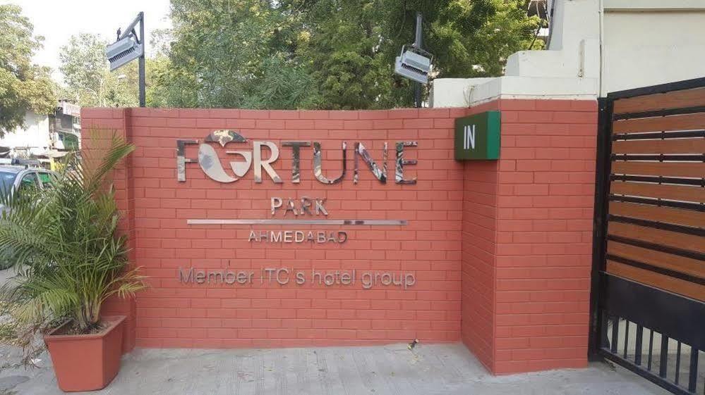 Fortune Park Ahmedabad Exterior foto
